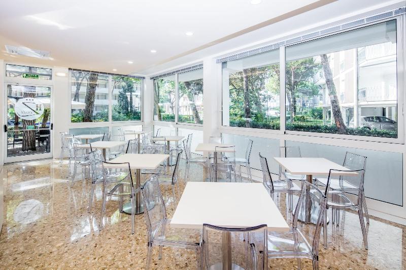 Hotel Meuble Zenith Lignano Sabbiadoro Zewnętrze zdjęcie