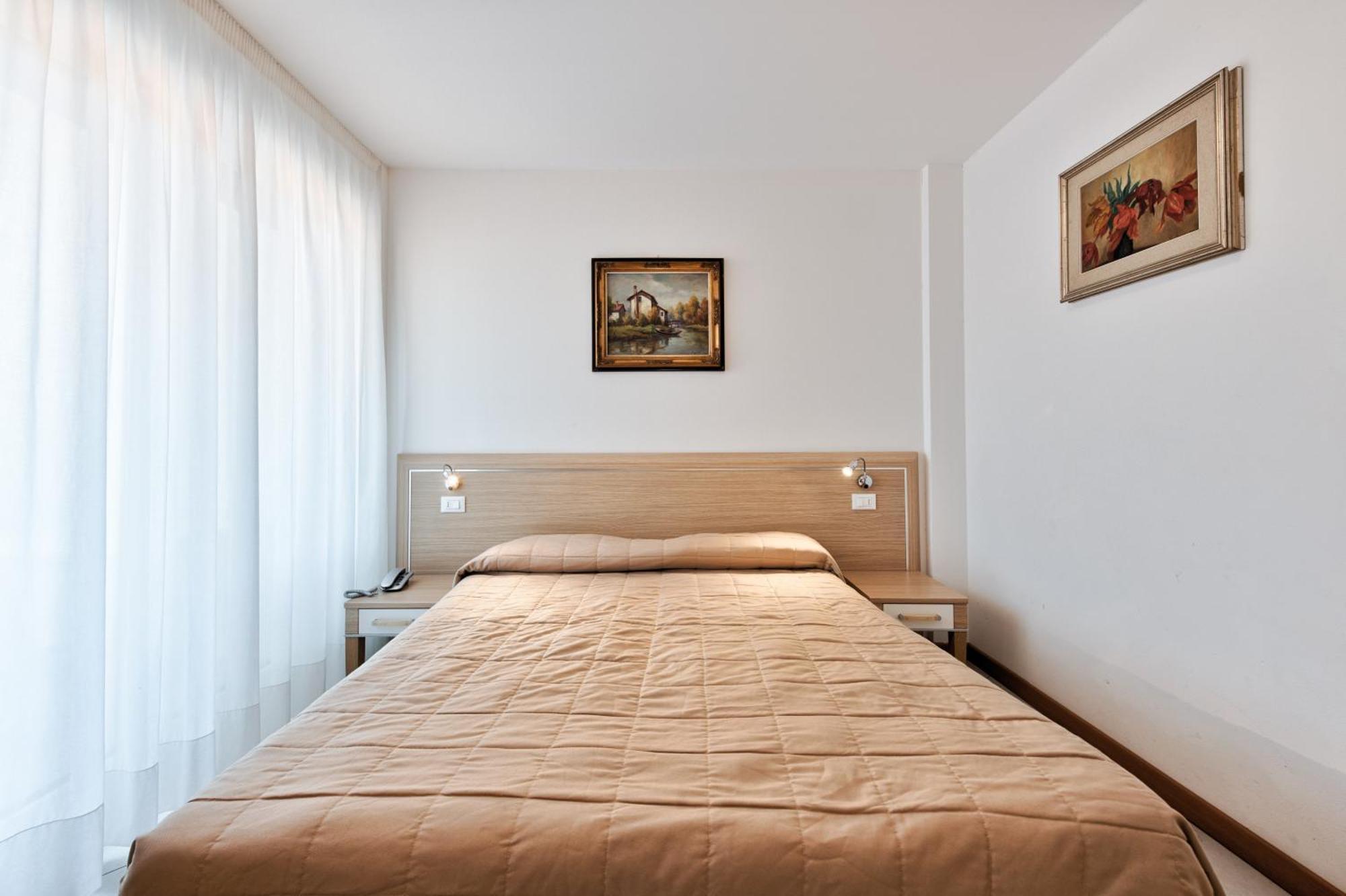 Hotel Meuble Zenith Lignano Sabbiadoro Zewnętrze zdjęcie