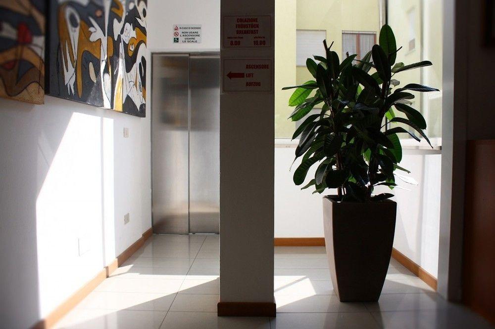 Hotel Meuble Zenith Lignano Sabbiadoro Zewnętrze zdjęcie