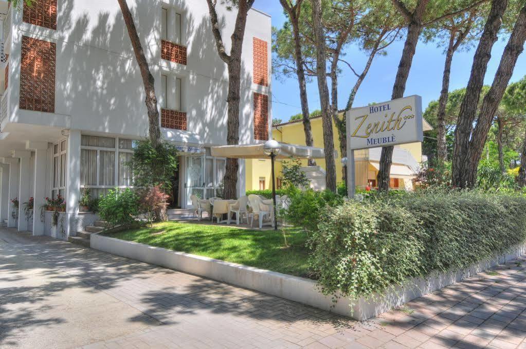 Hotel Meuble Zenith Lignano Sabbiadoro Zewnętrze zdjęcie