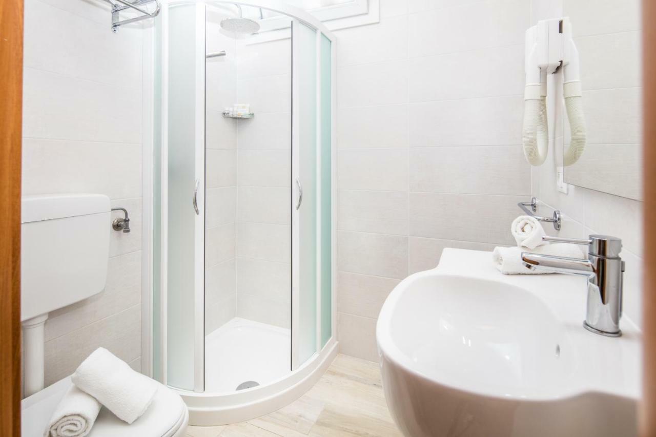 Hotel Meuble Zenith Lignano Sabbiadoro Zewnętrze zdjęcie